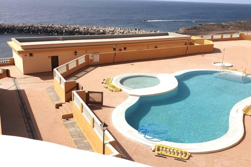 Apt Con Piscina Playa Roja, Ла-Рестинга Экстерьер фото